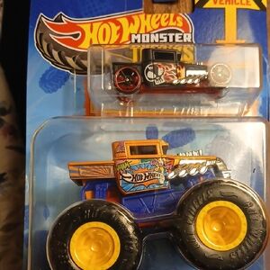 Hot WHEELS DUO OF Monster Trucks Toy - Blue and Yellow 1/64
